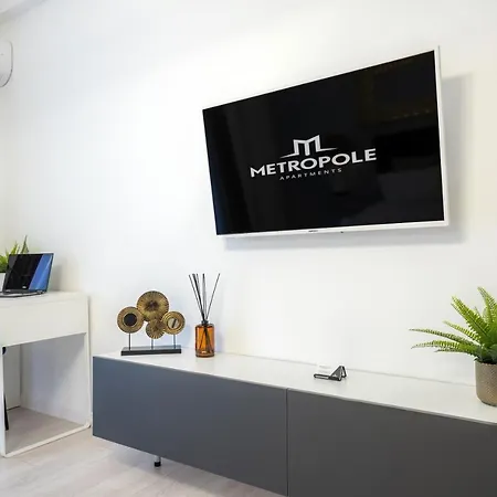 Metropole - Old City *