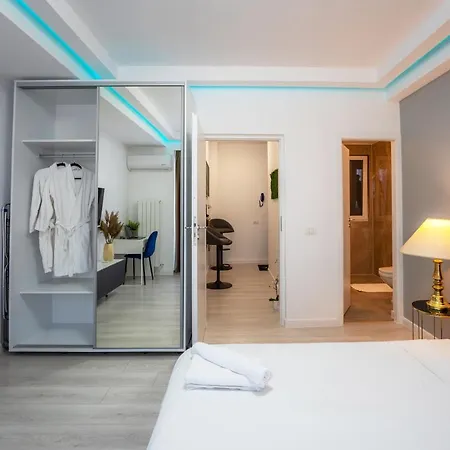 Metropole - Old Apartment *