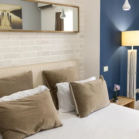 Metropole - Old Apartment *