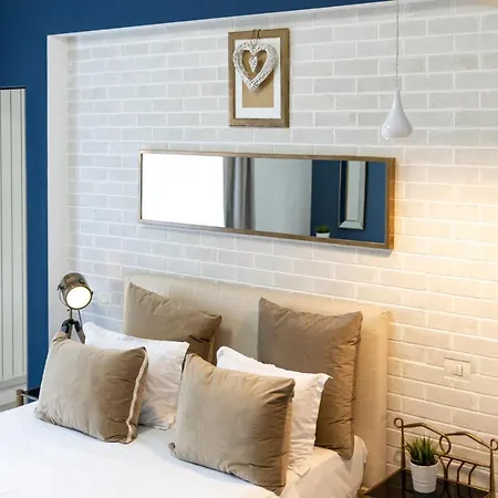 Metropole - Old Apartment