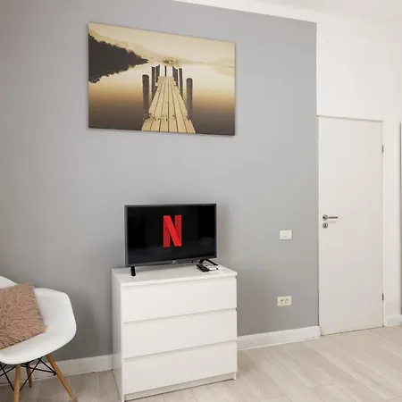 Metropole - Old Apartment *
