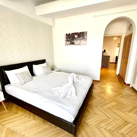 Metropole - Old Apartment Bucharest