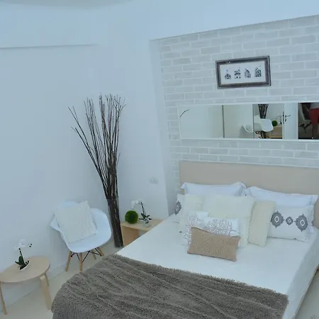 Metropole - Old Apartment Bucharest