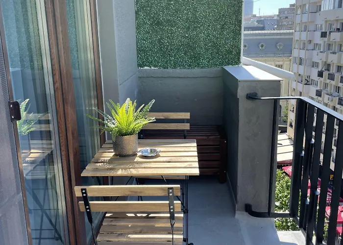 Metropole - Old Apartment