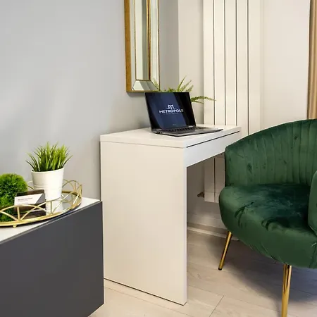 Metropole - Old Apartment Bukarest