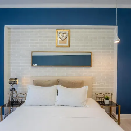 Metropole - Old Apartment *