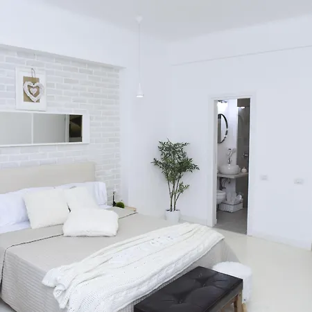 Metropole - Old Apartment *